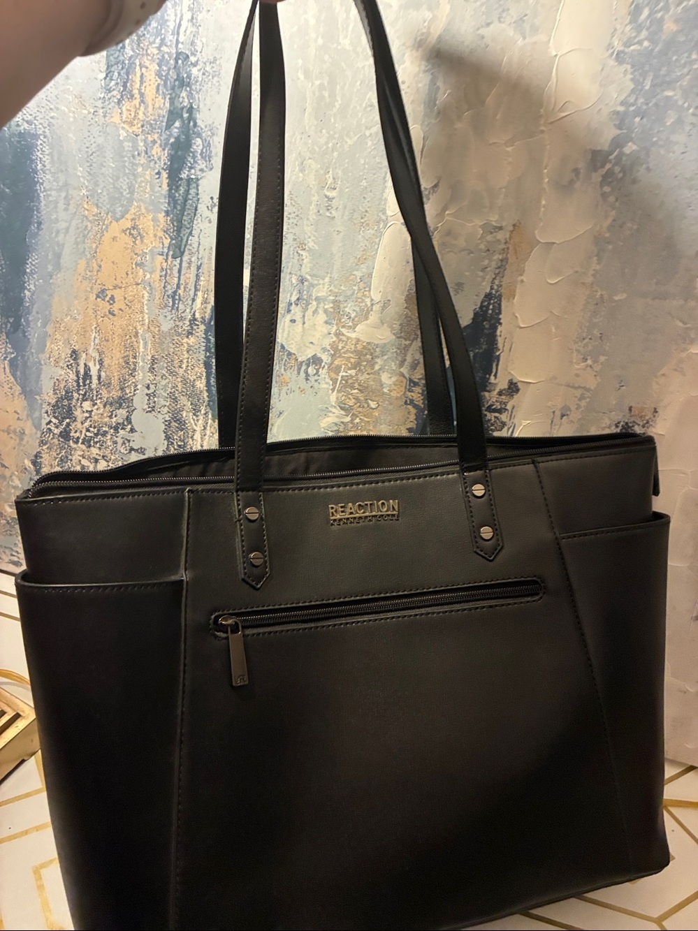 EUC Kenneth Cole Reaction Black Smooth Leather Shoulder Tote